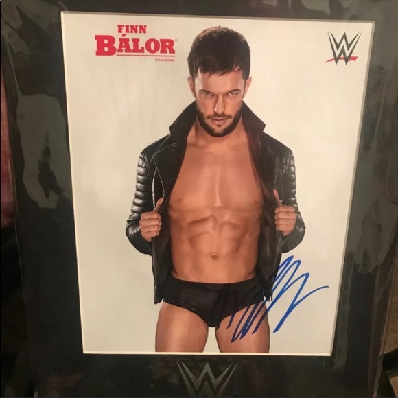 Finn Balor Autographed Photo - Picture 1 of 3